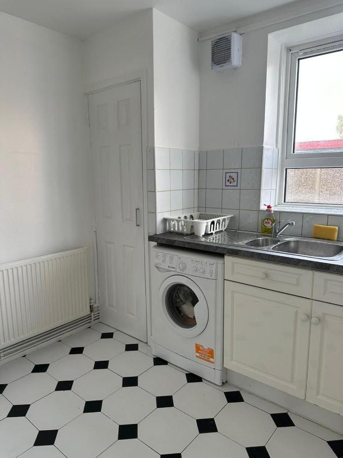 Spacious 2 Bed Flat Barking  Zewnętrze zdjęcie